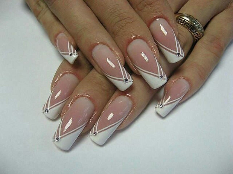 Маникюр скошенный с брелком