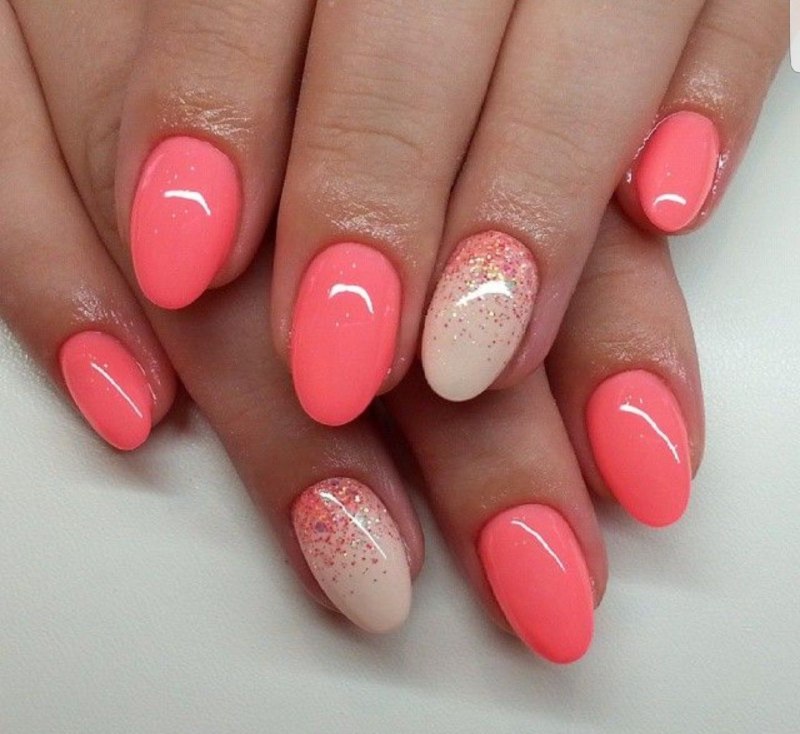 Коралловый маникюр