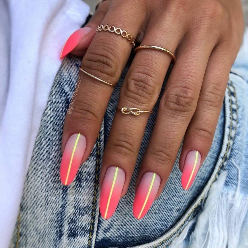 Модные длинные ногти