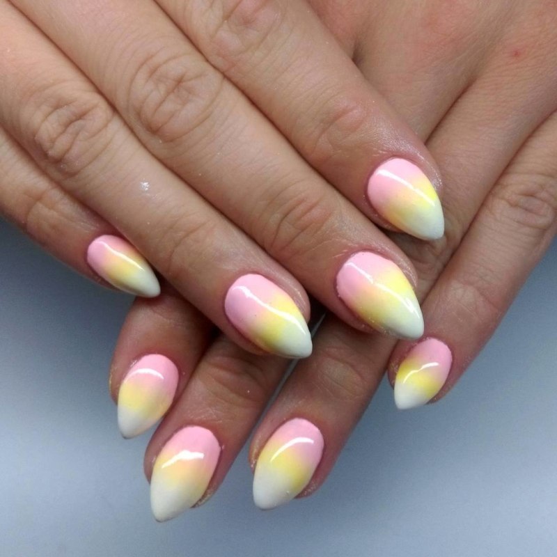 Маникюр омбре летний