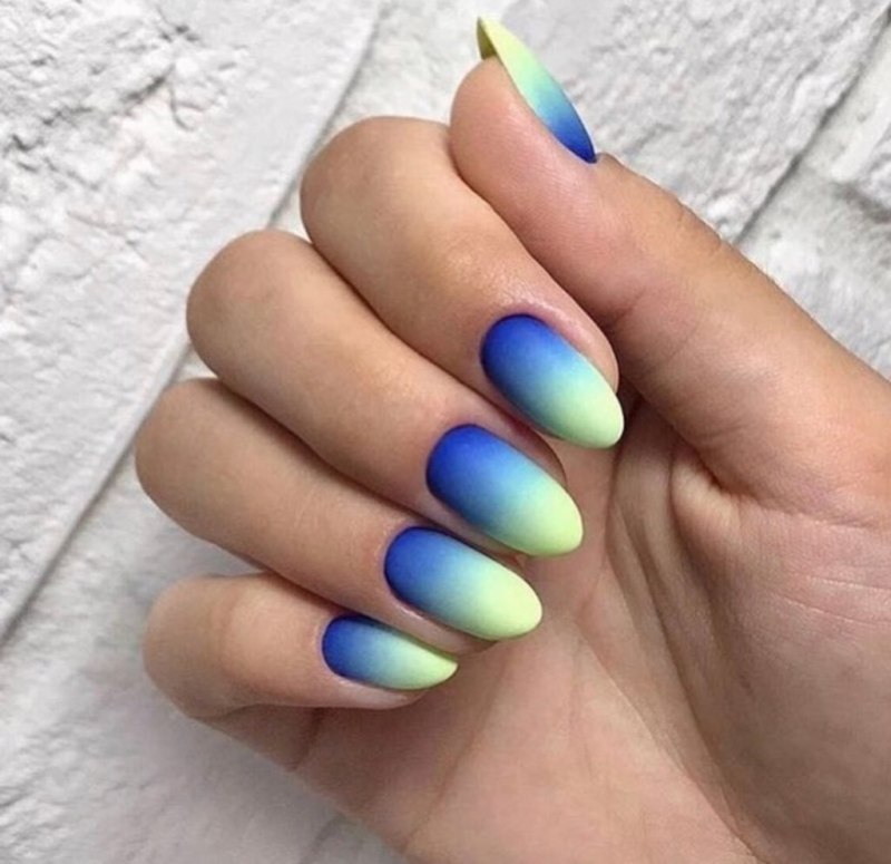 Маникюр омбре желтый