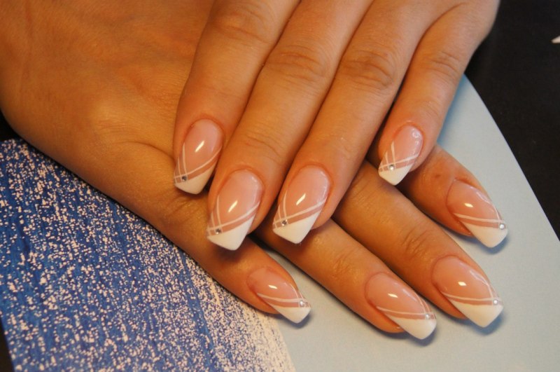 Красивый французский маникюр