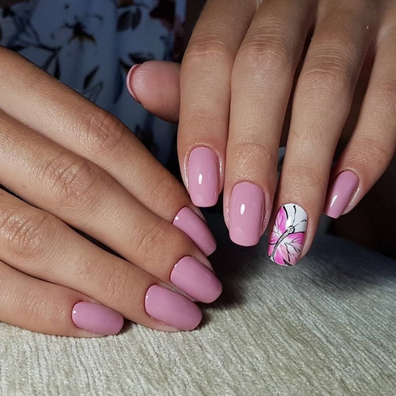 Маникюр френч розовый