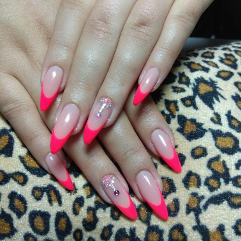 Нарощенные ногти с френчем весенние