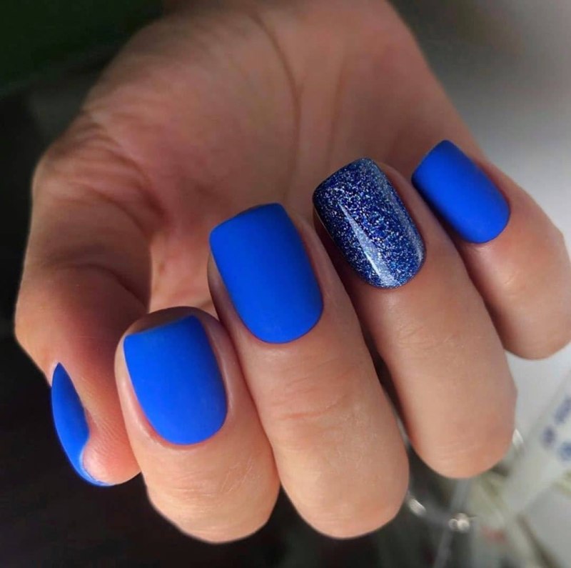 Маникюр синий матовый френч