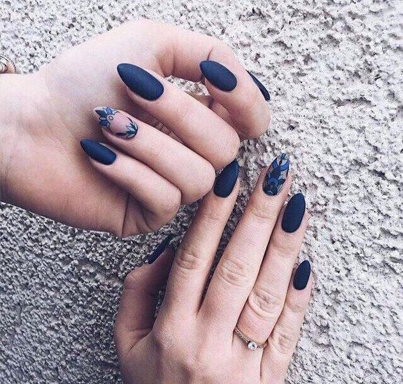 Маникюр синий леопард