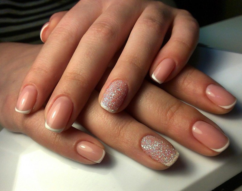 Белый френч с ракушечником