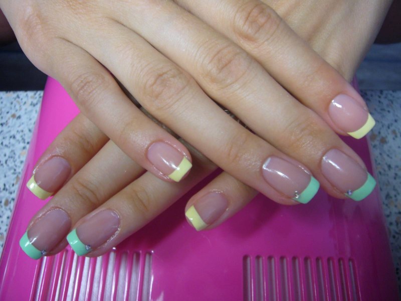 Ногти на первое сентября французский маникюр