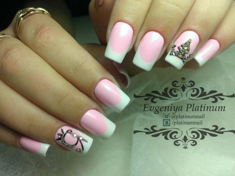 Красный френч на короткие ногти