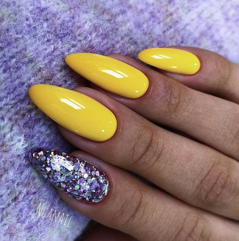 Разноцветные длинные ногти