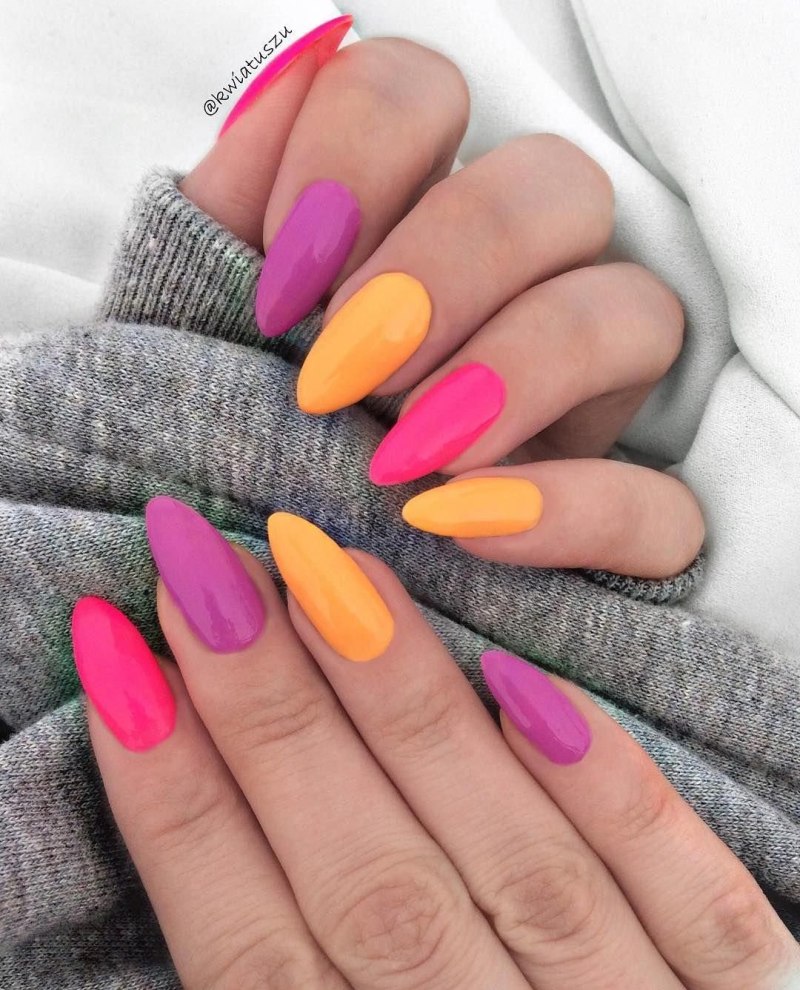 Сиреневый маникюр