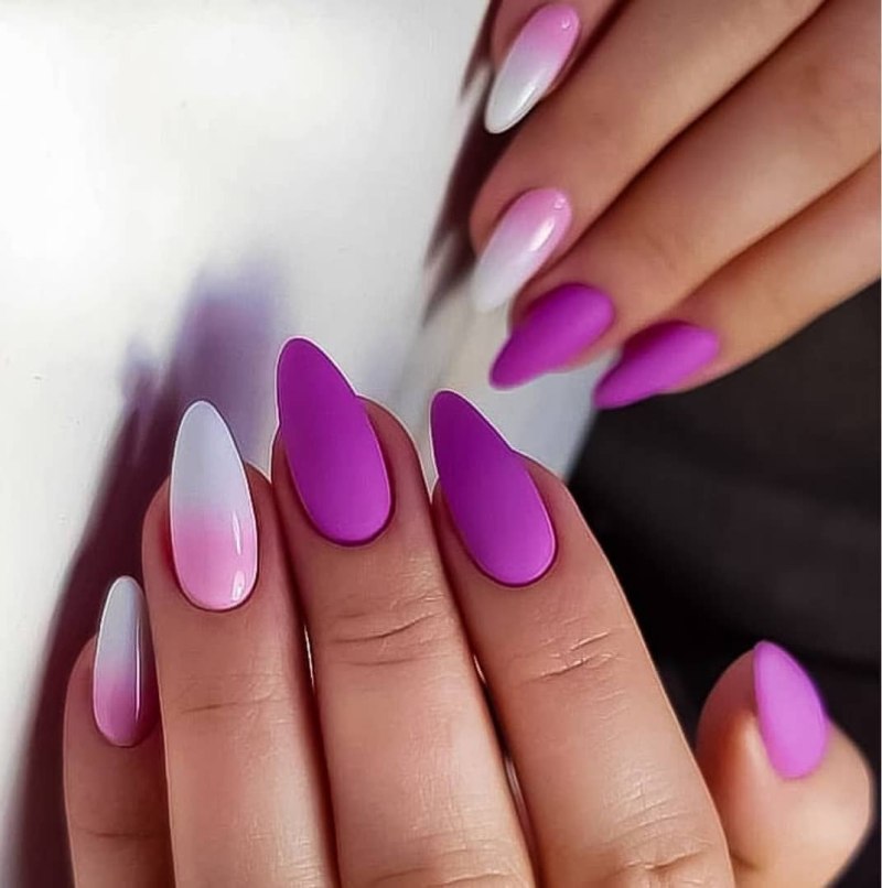 Яркий маникюр