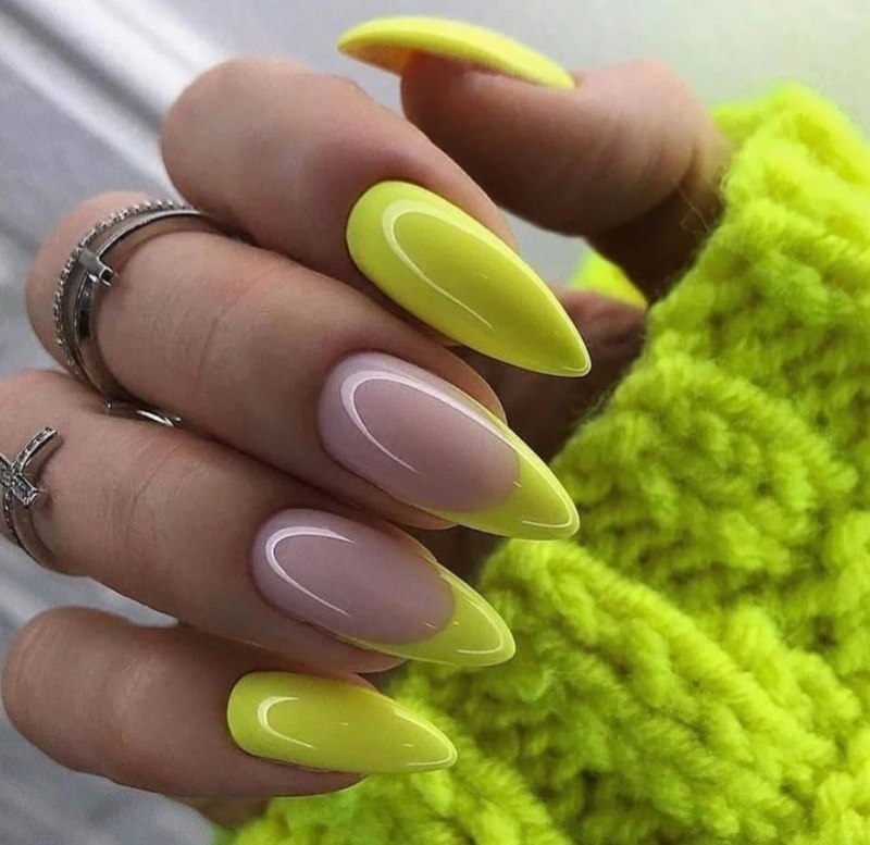 Ногти яркие летние миндаль