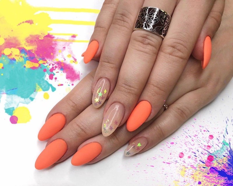 Оранжевые матовые ногти