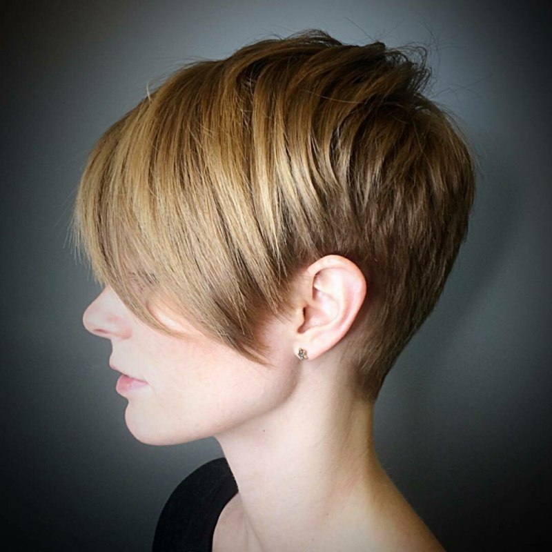 Короткие стрижки для женщин с редкими волосами