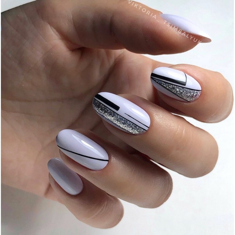 Маникюр с полосками на овальные ногти