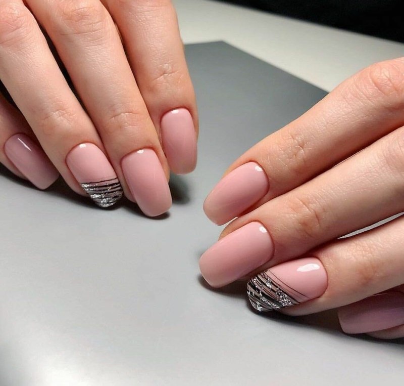 Нежный маникюр на квадратные ногти