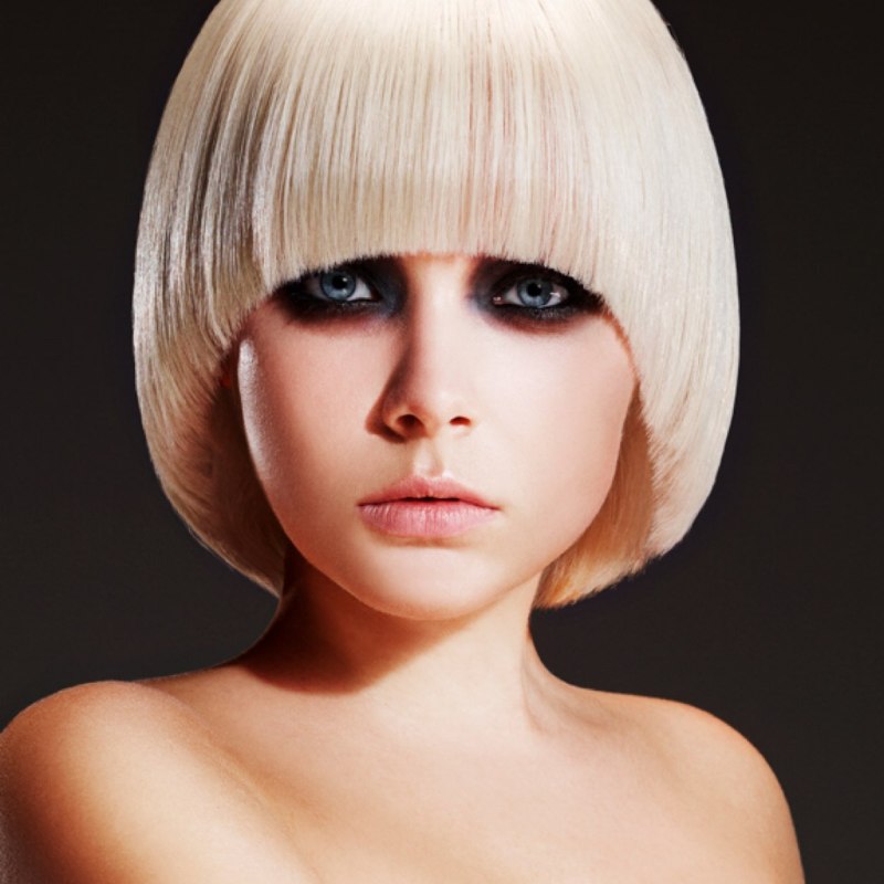 Асимметричное каре на ножке