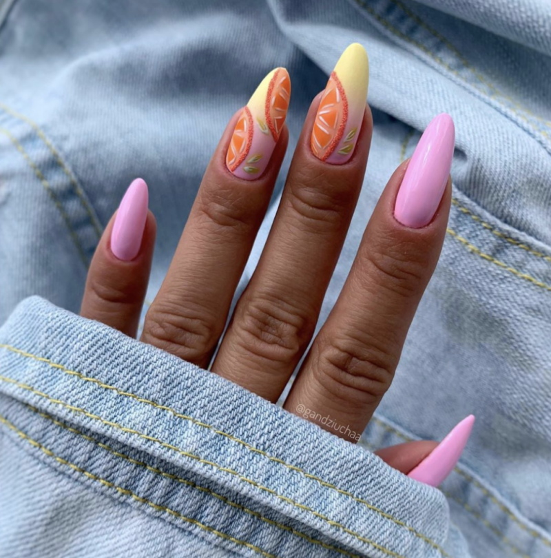 Летний маникюр форма миндаль