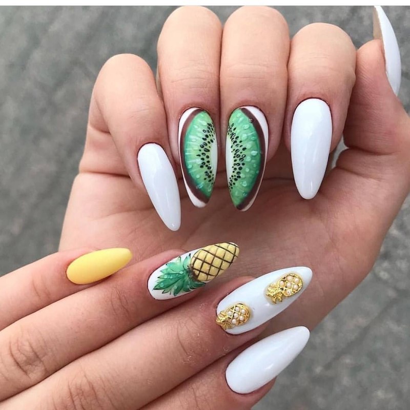 Маникюр на лето миндаль