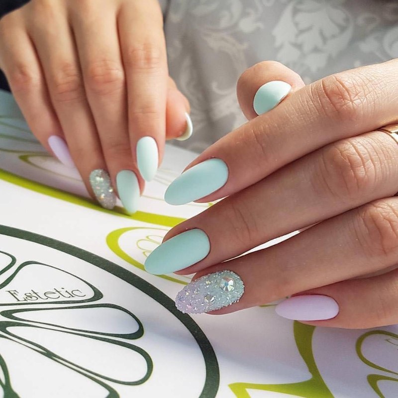 Летний маникюр 2021