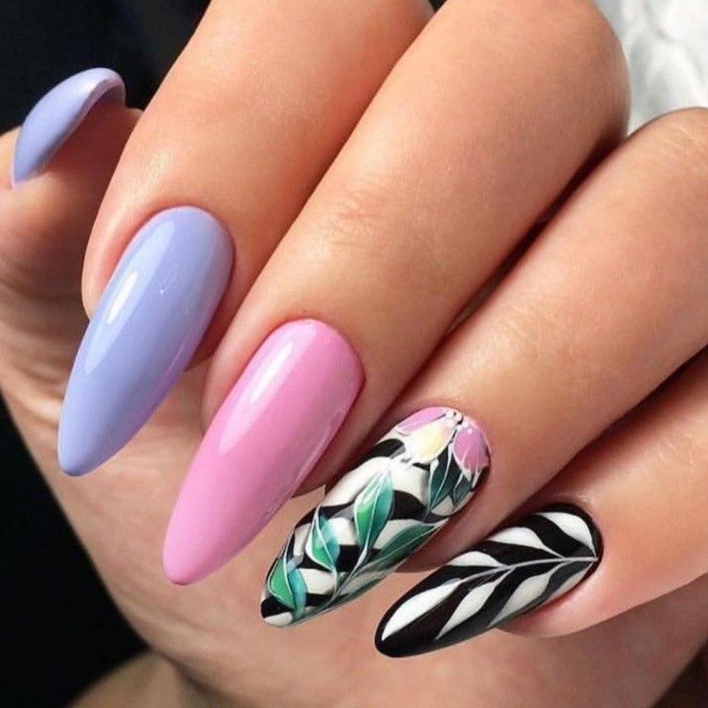 Летние ногти миндаль