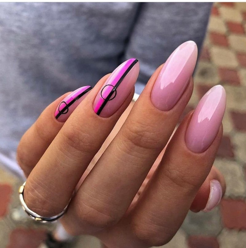 Маникюр на миндальные ногти