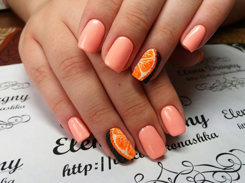 Маникюр персикового цвета