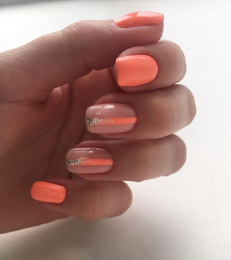 Маникюр персисикового цвета