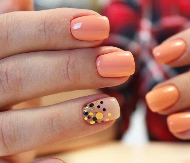 Маникюр персикового цвета