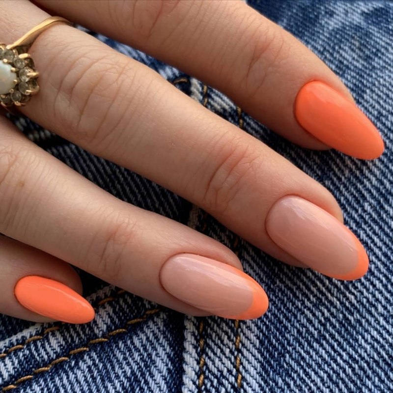 Маникюр персикового цвета