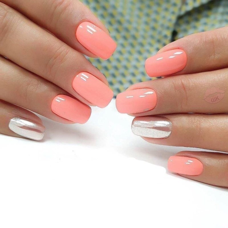 Яркий маникюр лето персиковый