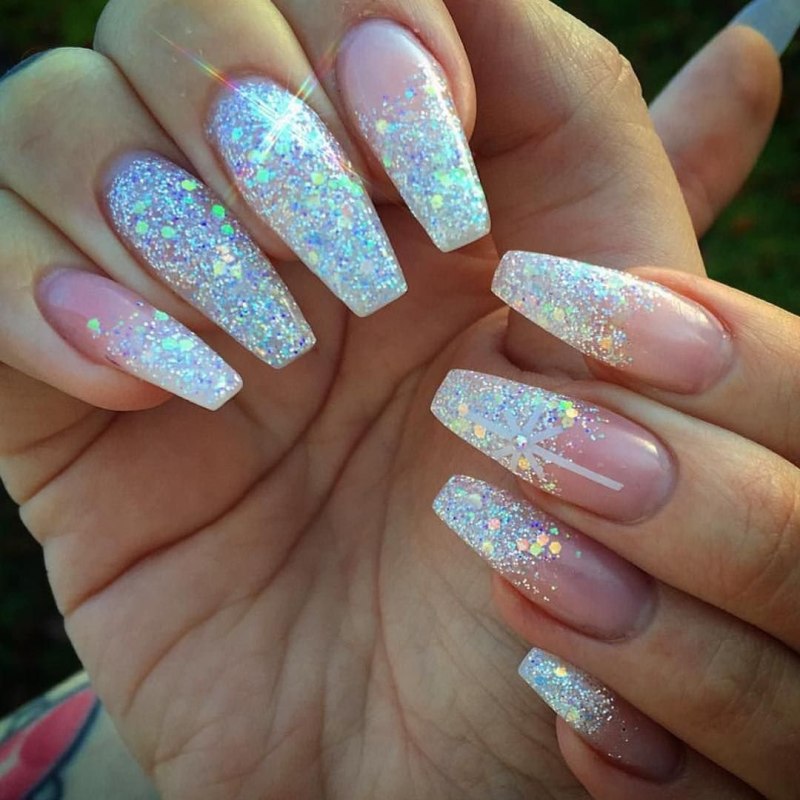 Серебрянный маниуюр на новый год