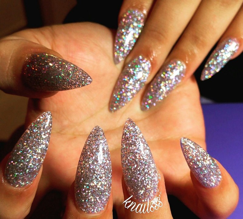 Маникюр с блестками