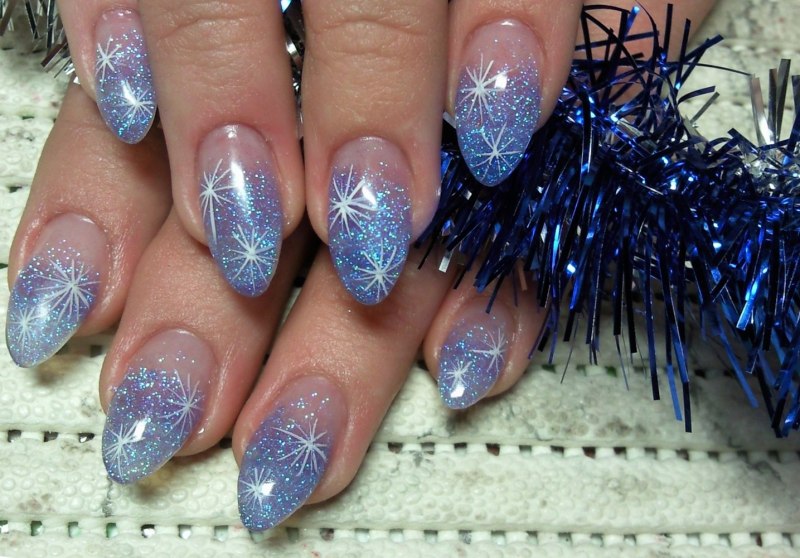 Маникюр с блестками