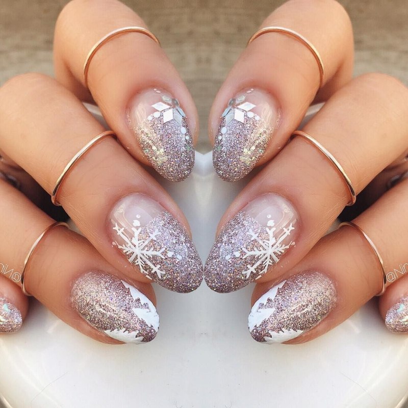 Блестящий маникюр на новый год
