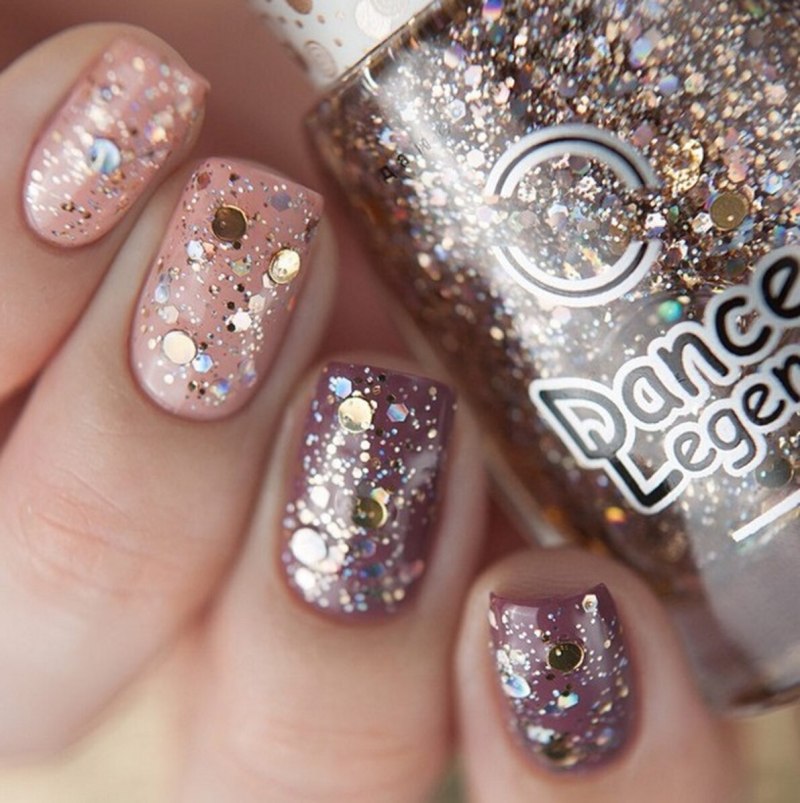 Шикарный маникюр с блестками
