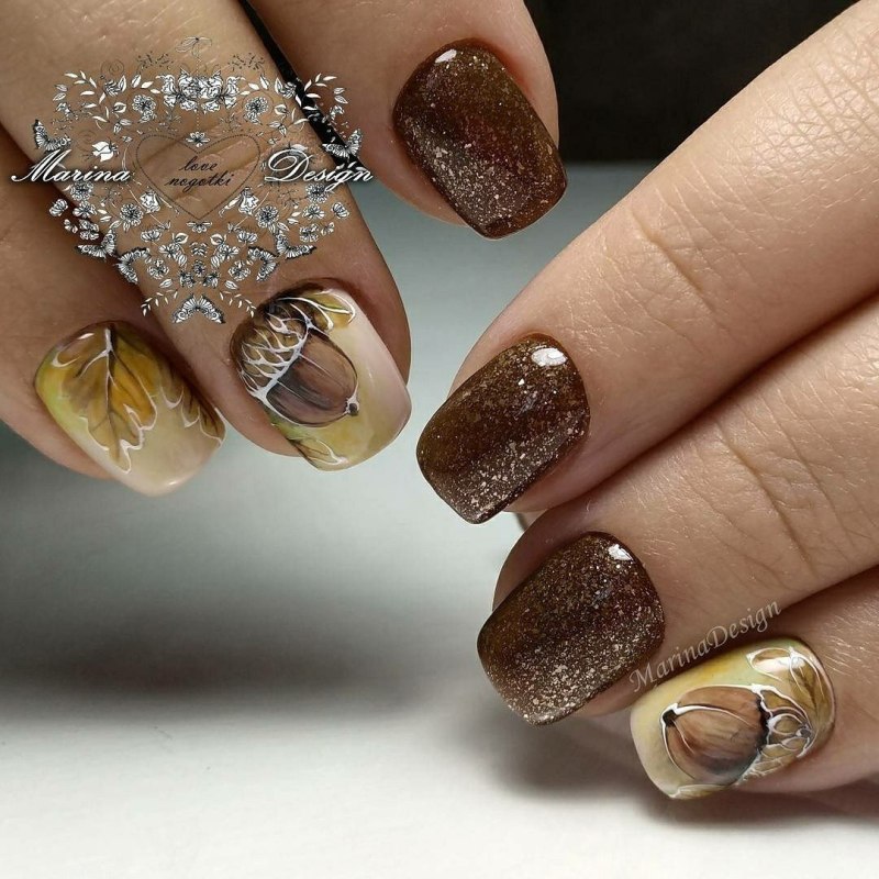 Маникюр френч коричневый с золотом