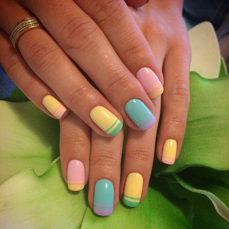 Разноцветный маникюр