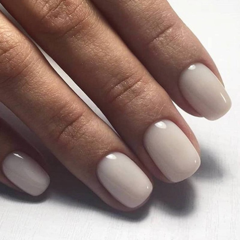 Естественный маникюр на короткие ногти