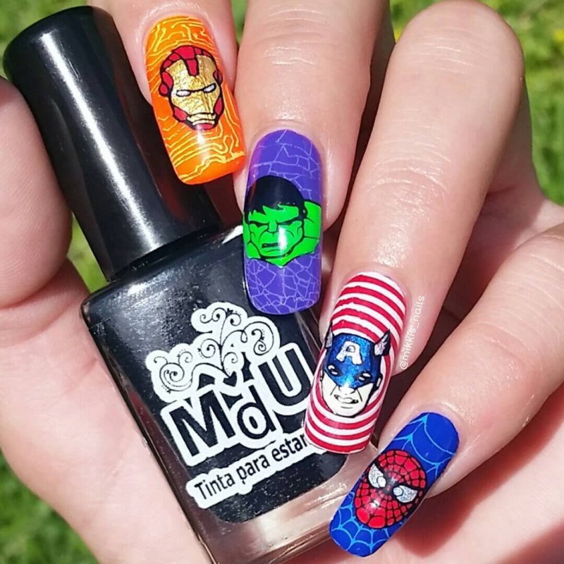 Ногти с супергероями