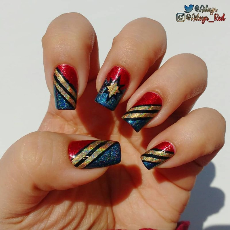 Маникюр с ДЭДПУЛОМ