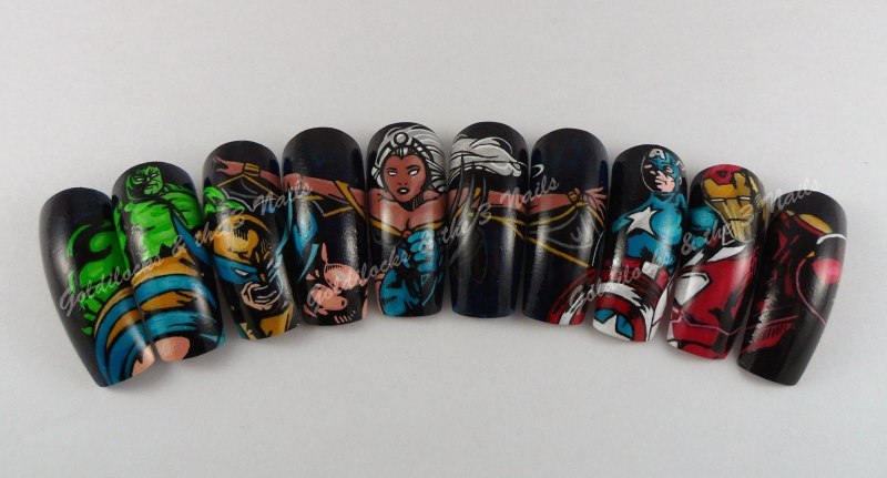 Маникюр с супергероями