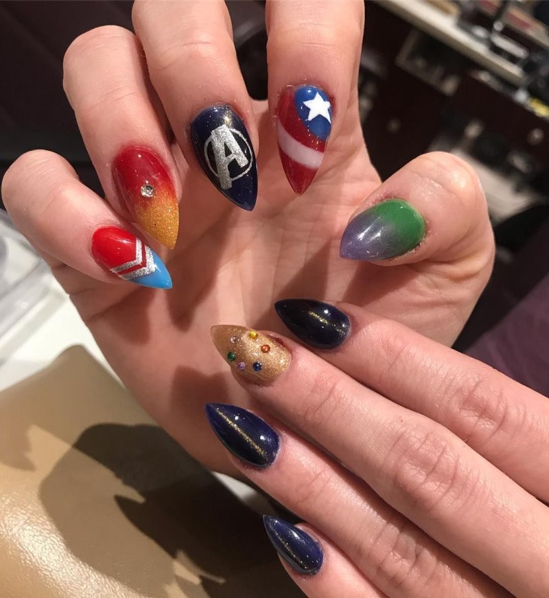 Ногти с супергероями