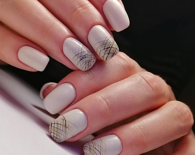 Нежные ногти 2021