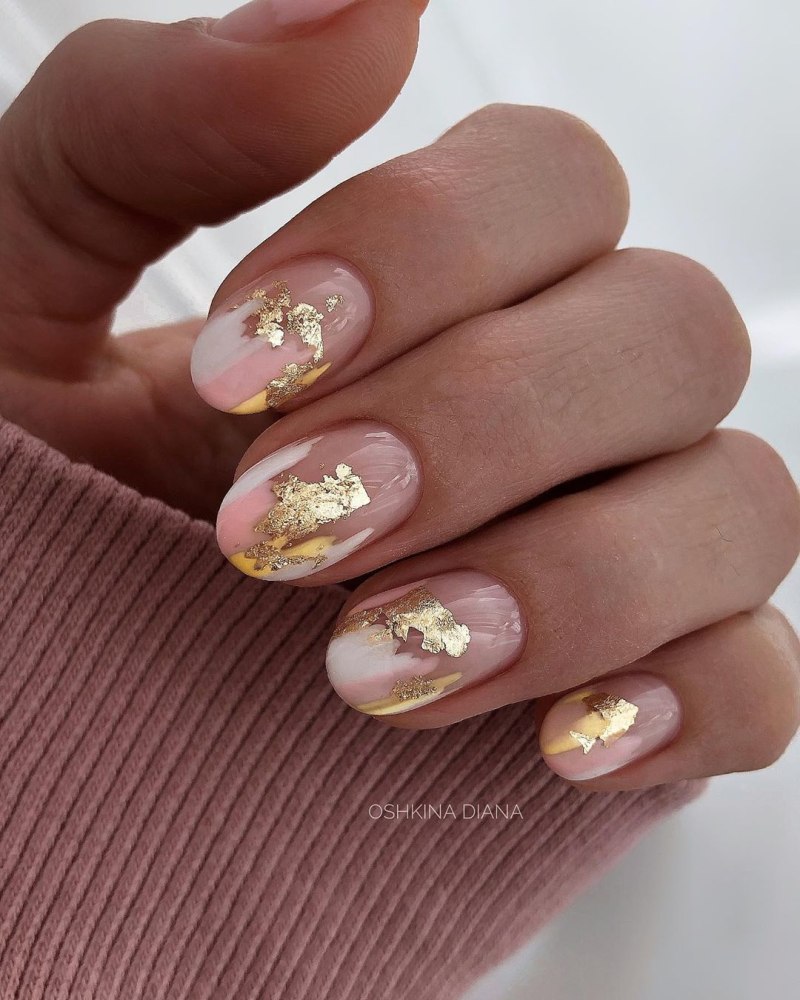 Маникюр с фольгой 2022