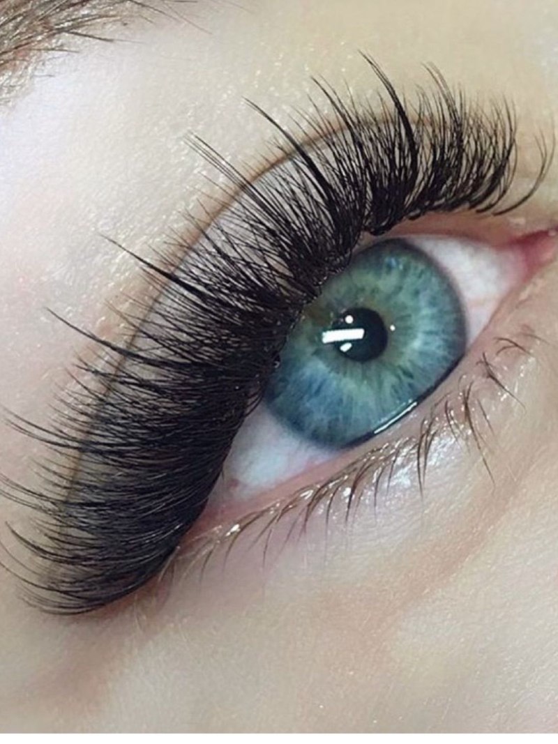 Наращивание ресниц разреженный