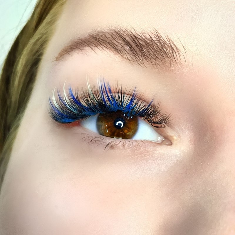 Красивые цветные ресницы