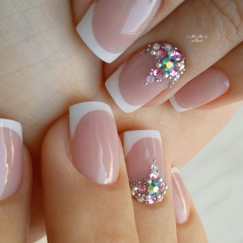 Красивый френч на ногтях