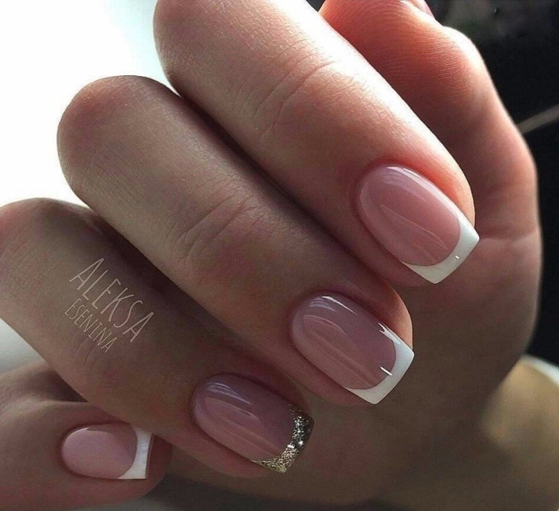 Маникюр квадрат матовый нюд